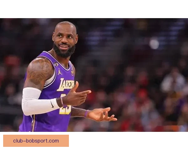 41岁詹姆斯连续11战出手受限为胜利转型却因裁判判罚无奈显落寞